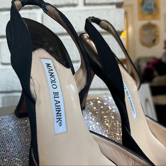 SOLD! Manolo Blahnik Carolyne Satin Low-heel Slingback Pumps - Picture 7 of 9